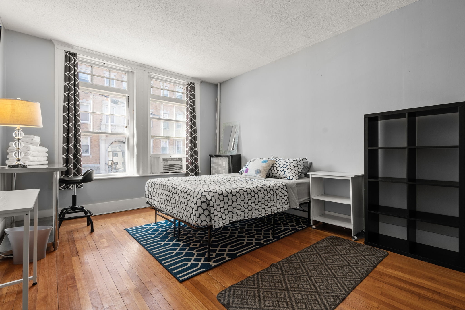Boston Room w/ AC, W/D & Desk Dwell