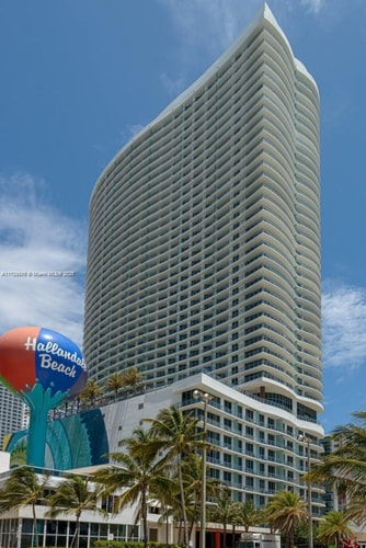 Luxury Oceanfront 2BR/2BA | Beach + Pool 13 Dwell