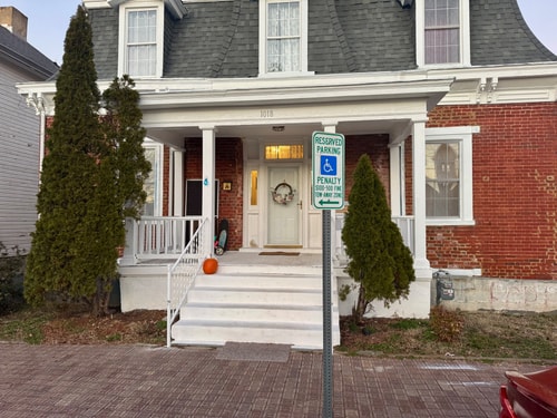 Renovated 4BR | 10 Min to Liberty University 72 Dwell