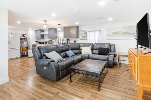 Orange NJ 2BR Duplex | Walk to Train + 2BA 1 Dwell