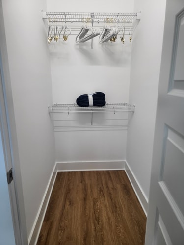 Pet-Friendly Townhouse with Free Parking in TN 14 Dwell