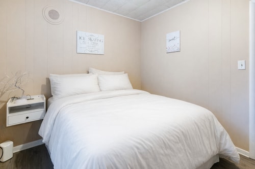 Modern 2BR Apartment • Free Parking • Baden 28 Dwell