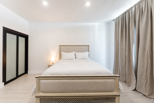 Seaside Penthouse with Pool & Direct Beach Access 25 Dwell