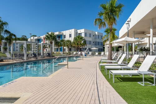 Daytona 2BR | Pool + Free Parking, Pets 40 Dwell