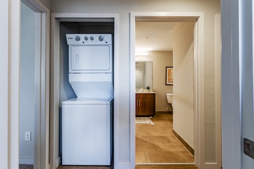 Fort Myers 2BR Condo | Pool + BBQ + Gym 17 Dwell