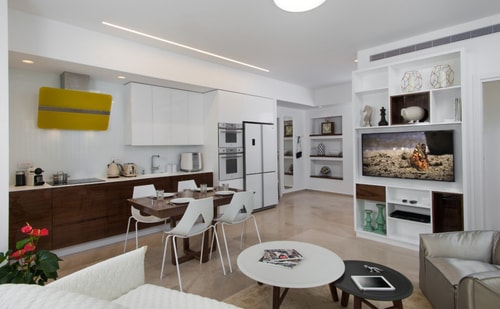 Beachfront 2BR/2BA Desing Suite on Tel-Aviv 2 Dwell