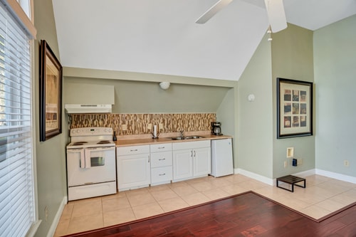 Lake Murray 5BR | Hot Tub + Outdoor Kitchen 36 Dwell