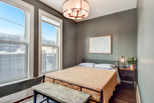 Downtown Milwaukee Area | 4BR Home | Sleeps 14 1 Dwell