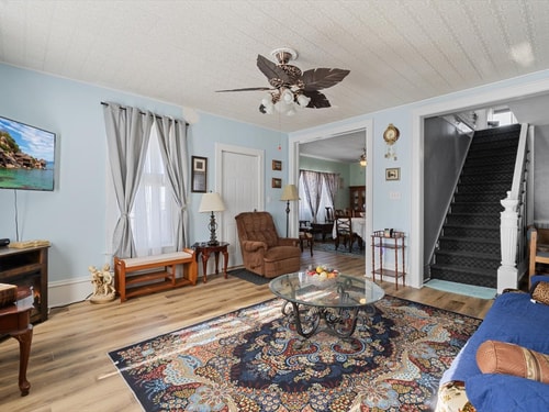 Pet-Friendly Historic 4BR Home in Illinois 14 Dwell