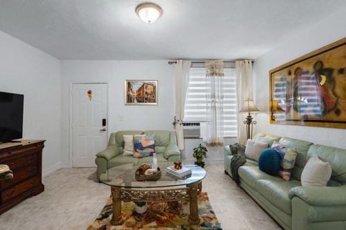 Miami Little Havana 2BR | Skyline Views + Yard 14 Dwell