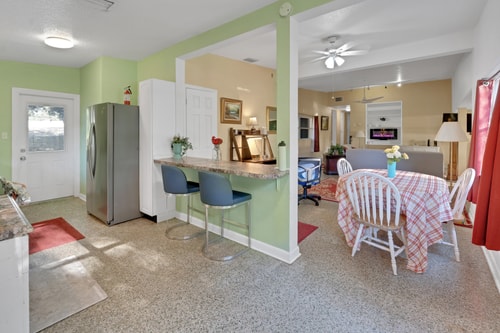 Orlando 3BR | Hot Tub + Parking + Pets 4 Dwell