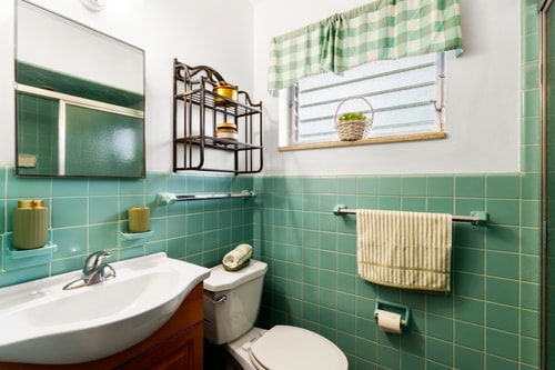 Pet Friendly Stylish Studio in Hollywood 12 Dwell