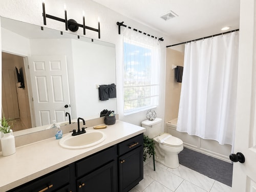3BR Disney Getaway | Pool, Arcade & Tiki 35 Dwell