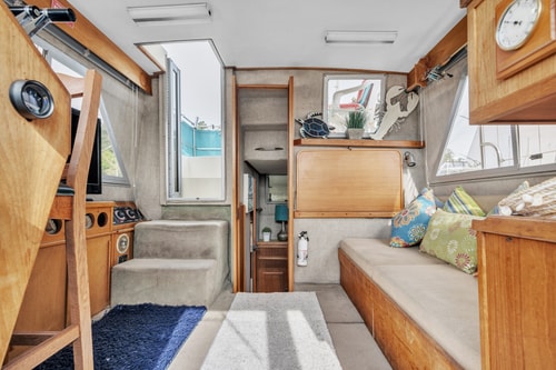 Charming 36ft Yacht | Steps to DTW Anacortes 8 Dwell