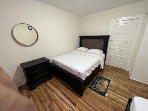 Spacious 3BR Niagara Stay + Backyard 11 Dwell
