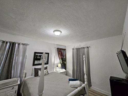 Brickell 2BR Retreat • Patio • Pets OK 27 Dwell