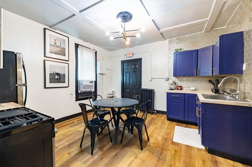 Bright & Airy Home w/Stylish, Contemporary Touches 2 Dwell