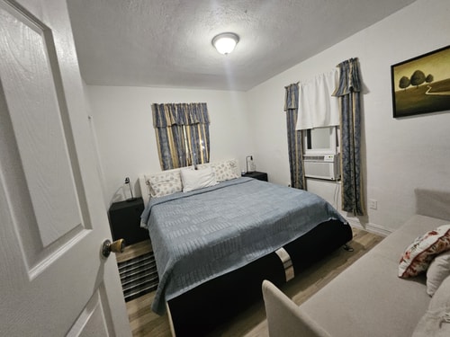 Brickell 2BR Retreat • Patio • Pets OK 40 Dwell