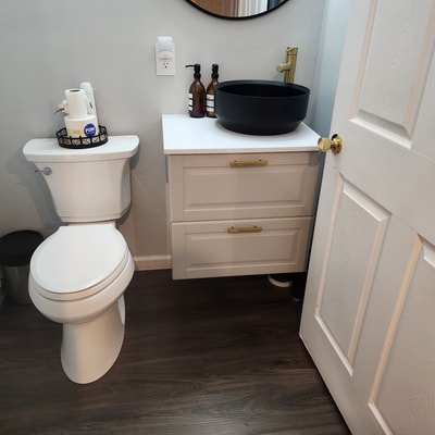 Private En-Suite w/ Kitchenette| Toledo 10 Dwell