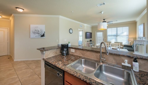 3BR Disney Condo | 3 En-Suites + Pools 5 Dwell