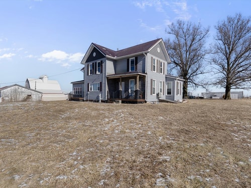 Pet-Friendly Historic 4BR Home in Illinois 36 Dwell