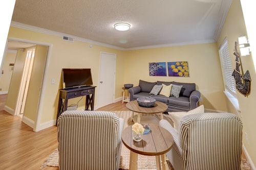 Hilton Head 2BR Townhome | Pool + Beaches 20 Dwell