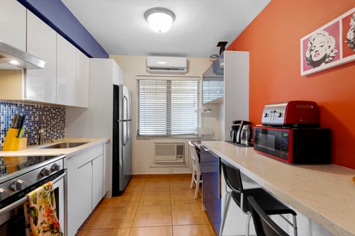 1BR Studio Parking, Pet Friendly and BBQ Area 7 Dwell