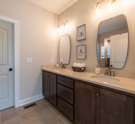 Cozy Mountain Cabin | Hot Tub & Fire Pit 6 Dwell