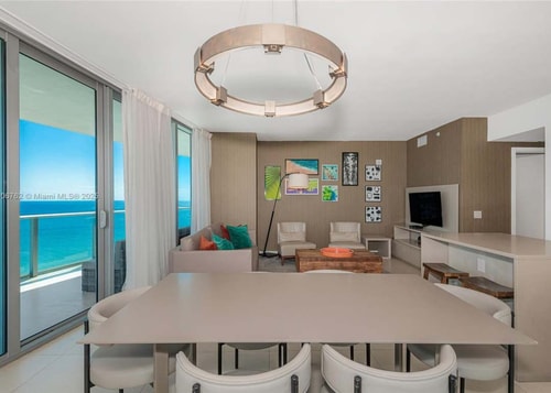 Luxury Oceanfront 2BR/2BA | Beach + Pool 6 Dwell
