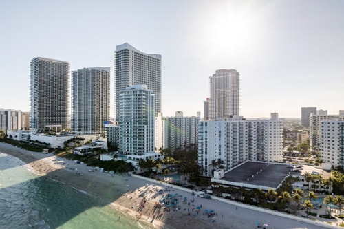 Oceanfront Penthouse with Pool & Beach Access 73 Dwell