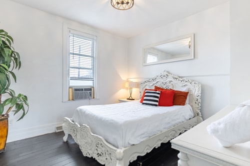 Stylish Detroit Stay | Close to City Highlights 11 Dwell