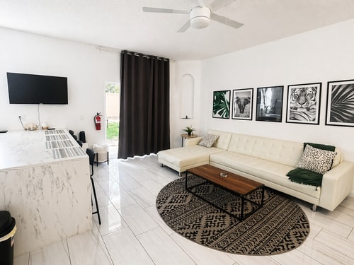 3BR Disney Getaway | Pool, Arcade & Tiki 12 Dwell