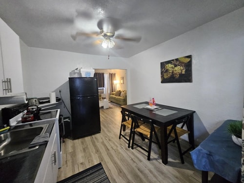 Brickell 2BR Retreat • Patio • Pets OK 3 Dwell