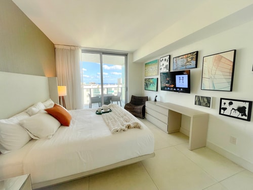 Ocean View Apt on the Beach 2 Bedroom 2 Bath. 10 Dwell