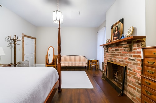 Renovated 4BR | 10 Min to Liberty University 37 Dwell