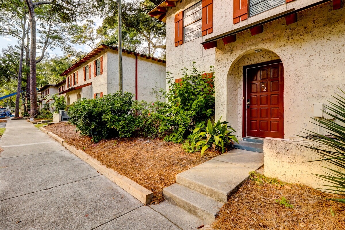 Sea Turtle Mkt 2BR | Pool, Hilton Head Dwell