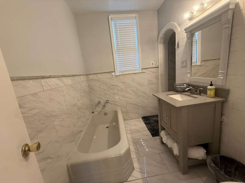 Renovated Detroit 3BR Home | Sleeps 6 12 Dwell