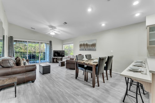 Branson 2BR Retreat | Jacuzzi + Gym + Pools 3 Dwell