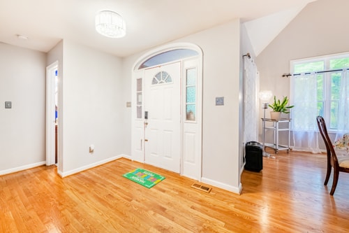 VA Riverfront 4BR | Dock + Kayaks + Games 3 Dwell