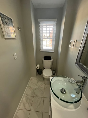 2BR Apt Near EWR & NYC • Workspace + Parking 16 Dwell