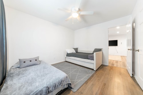 2BR Sandwich Home | Kitchen, TV & Family-Friendly 4 Dwell