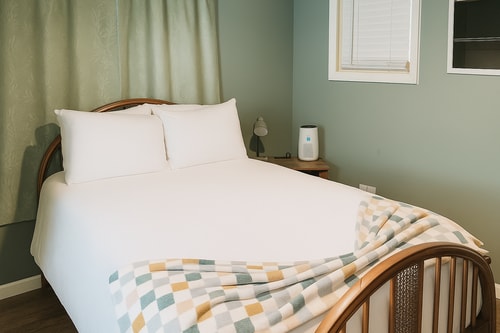 Mercer Lakefront 3BR | Workspace + Pets 13 Dwell