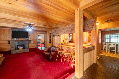 Skippers VA Lakefront 3BR | Dock + Firepit 9 Dwell