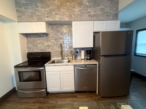 Detroit 3BR Home with Backyard | Sleeps 6 4 Dwell