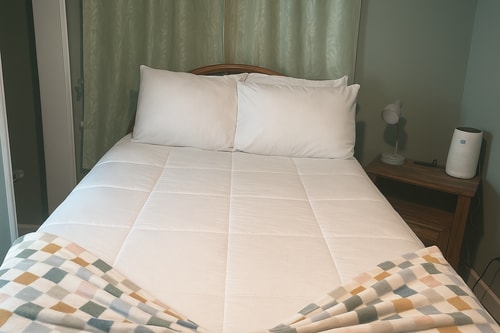 Mercer Lakefront 3BR | Workspace + Pets 21 Dwell