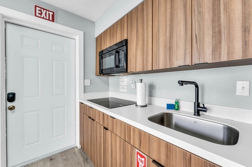 Dania Beach 1BR | Steps to Ocean 10 Dwell