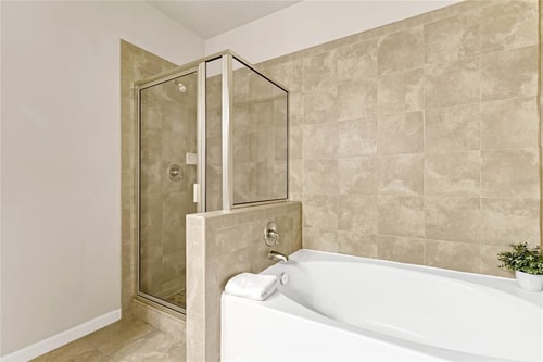 3BR Disney Condo | 3 En-Suites + Pools 16 Dwell