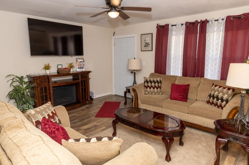 3BR Retreat w/ Game Room, Grill & Fire Pit 2 Dwell