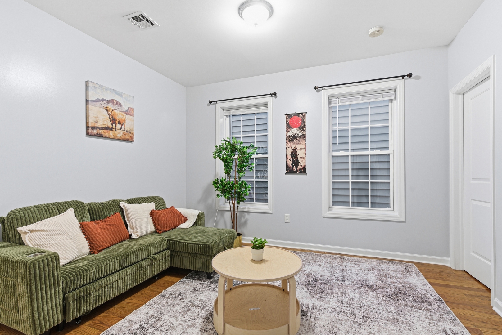 Cozy 2BR Apartment in Jersey City with Smart Lock Dwell