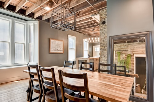 Downtown Milwaukee Area | 4BR Home | Sleeps 14 3 Dwell